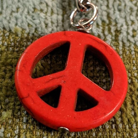 Red Dyed Howlite ☮️ Peace✌️Sign Keychain - Picture 5 of 10
